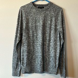 Like new lightweight Banana Republic mens sweater size medium